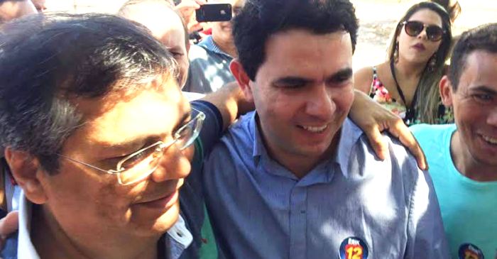 Flávio Dino hoje pela manhã, em Balsas, com seu candidato Erik; hostilização in loco ao senador Roberto Rocha
